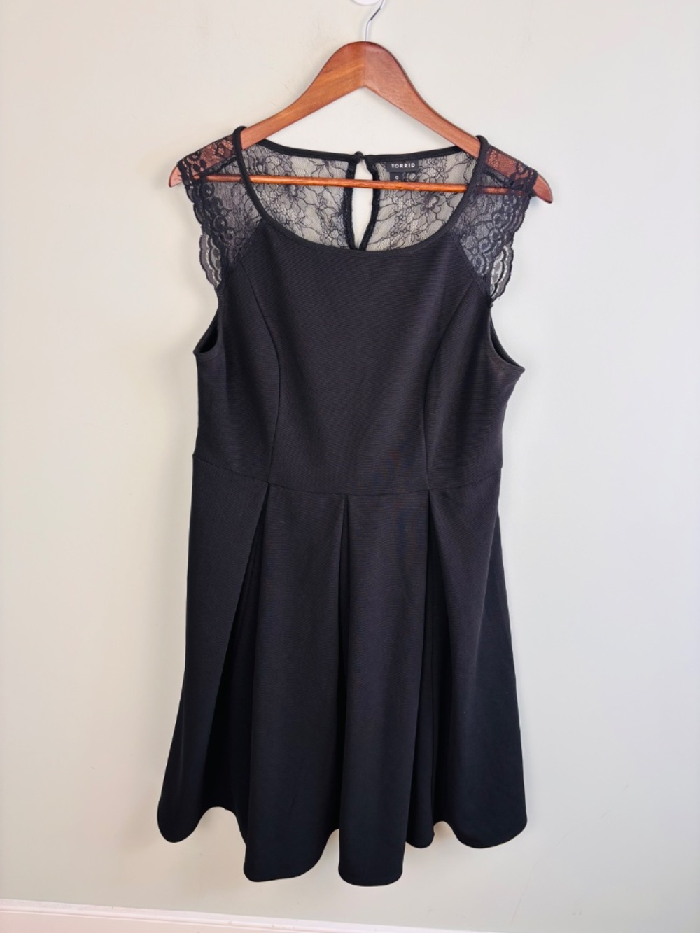Torrid Lace Inset Black Cocktail Dress Size 0X - Picture 3 of 5